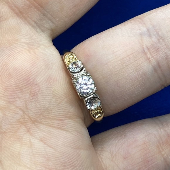 Jewelry - 💛 18k & 14k Two Tone Gold Antique White Sapphire Ring